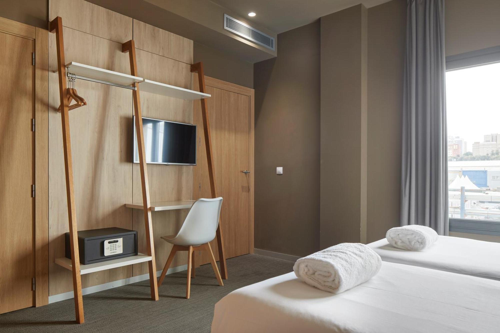 Hotel Landaben Pamplona Eksteriør billede